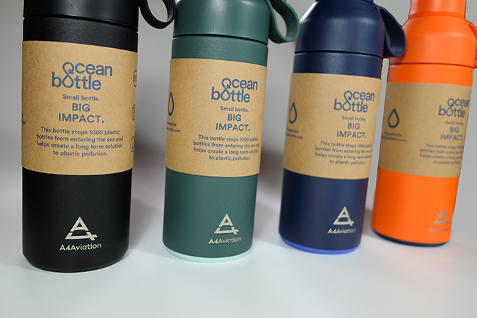 les 4 ampolles d'Ocean Bottles de diferents colors